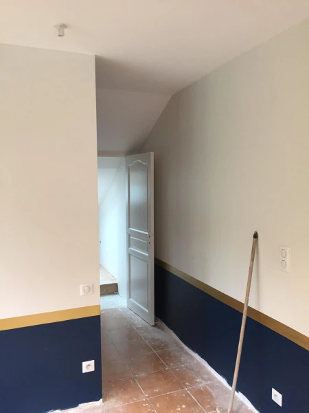 Décoration en peintre le plafond avec le murs Grenoble