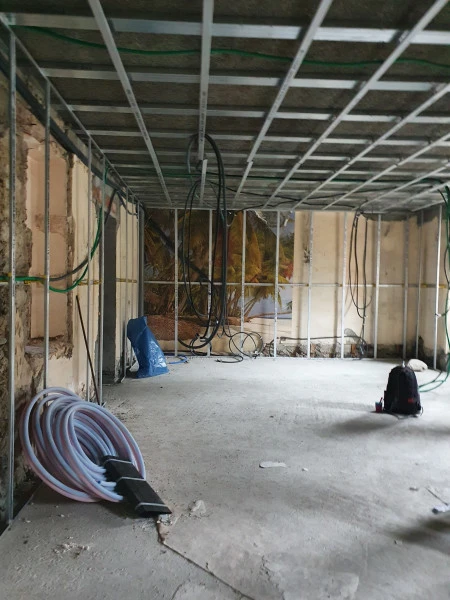 préparation les murs et les plafonds de poser le placo platre